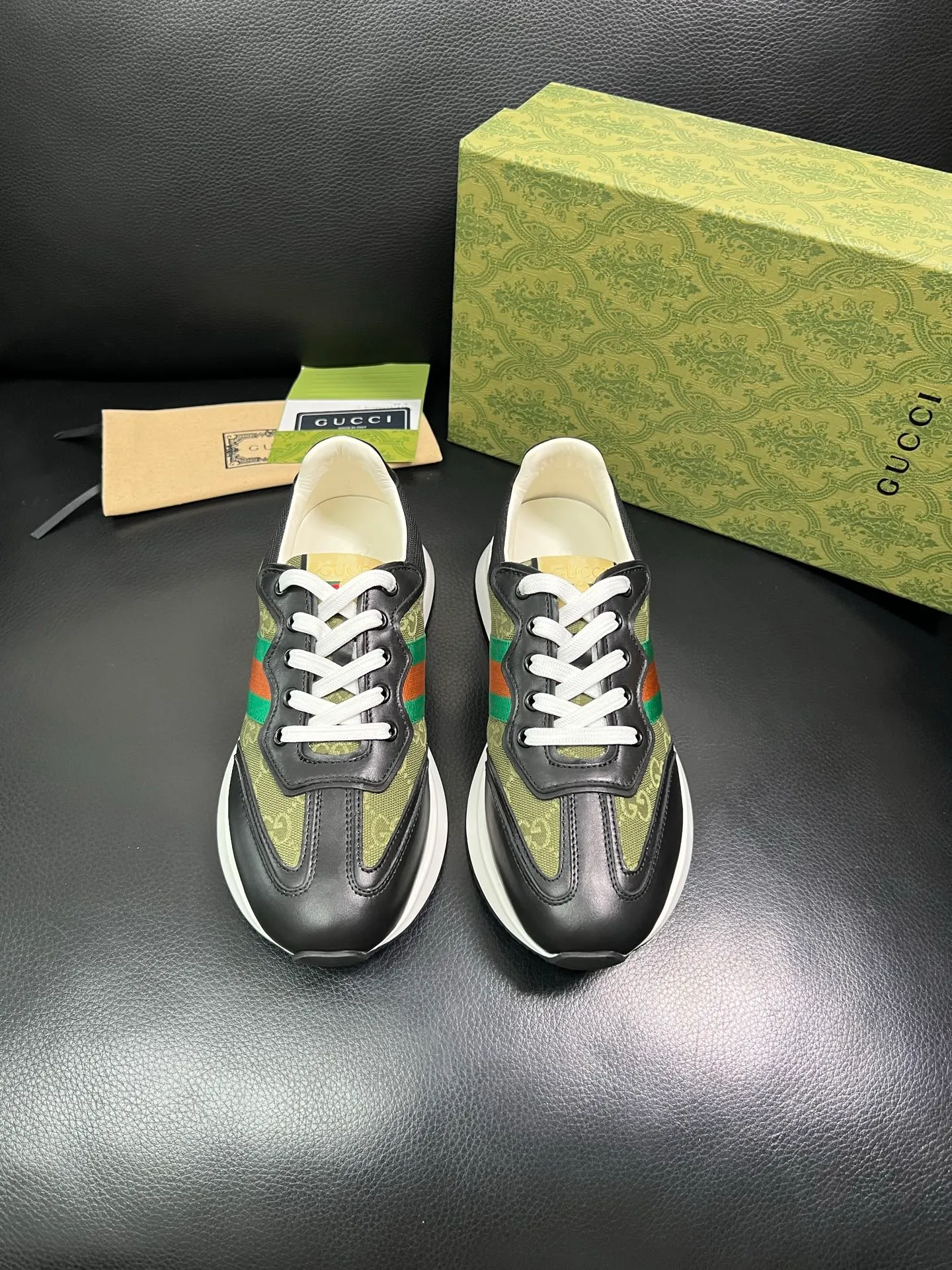 Men's shoes 💰800 Gucci top purchasing Gucci counter new model, original factory configuration of imported cowhide from Italy with printed cloth fabric, imported cowhide lining, breathable and comfortable, sole: original factory special sole is super comfortable, original factory and single goods are high quality, welcome to compare, code number 38-44 (customized 45 46) 85865